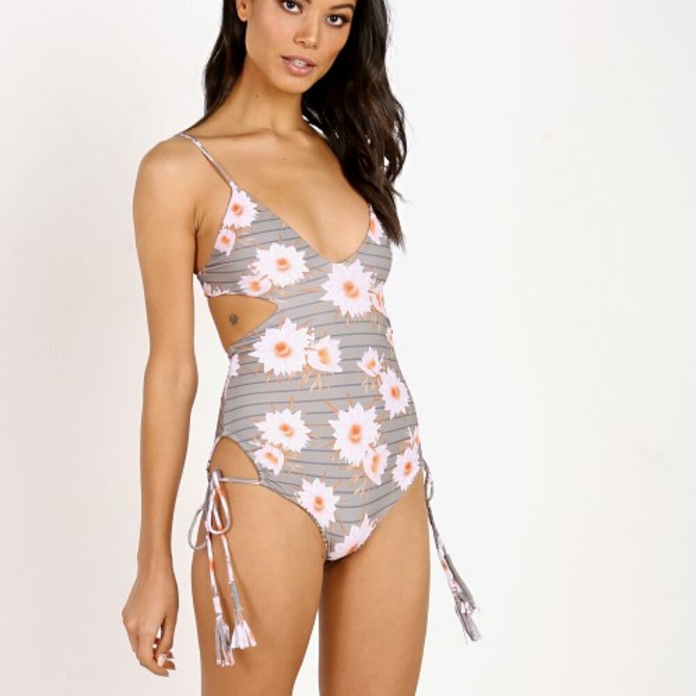 ACACIA DRAGON STRIPE ONE PIECE BATHING SUIT SIZE M